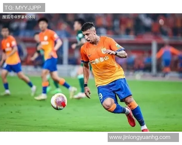 世界杯期间深夜发文疑似正面回应转会传闻引发球迷热议