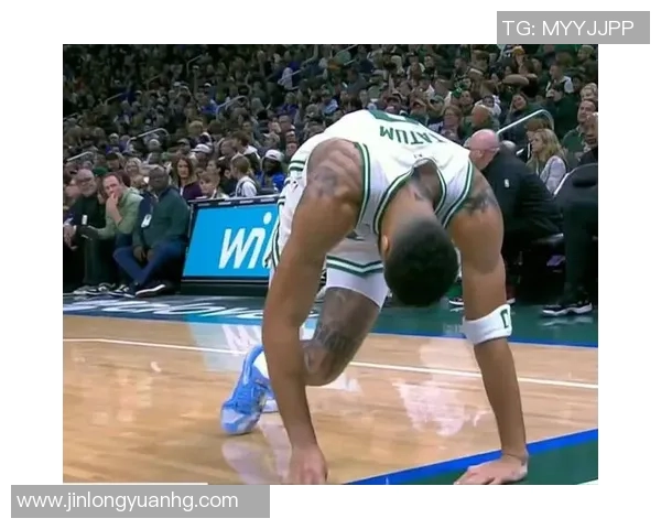 字母哥赛场爆发小插曲裁判果断处理展现公正与专业